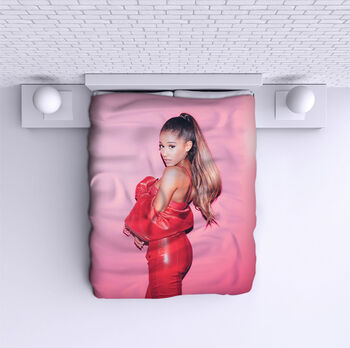 Ágytakaró Ariana Grande red